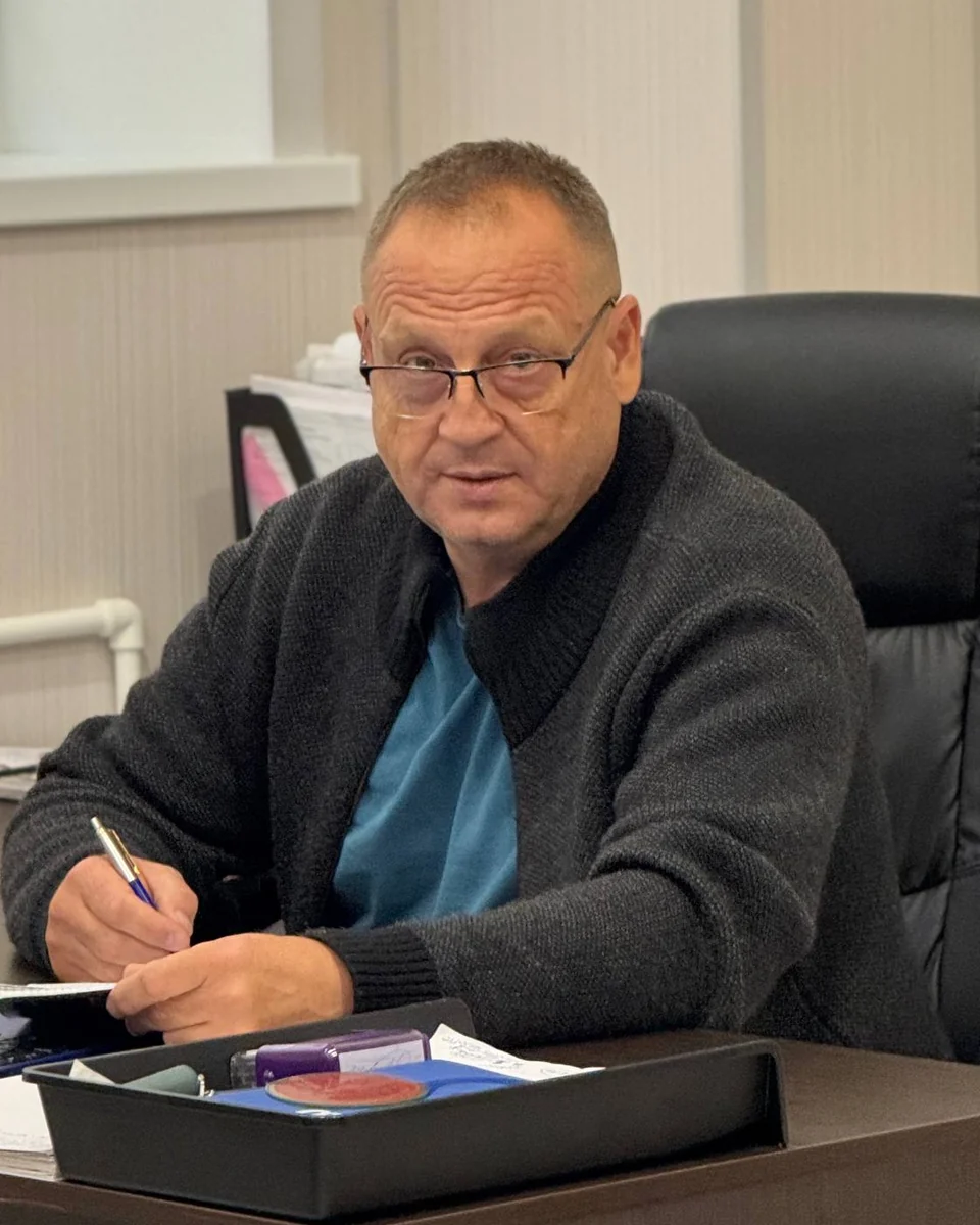 Александр Анатольевич Зубченко за рабочим столом